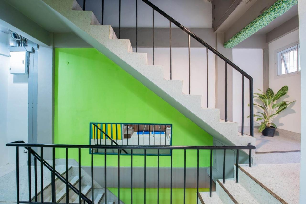 Elixir Hostel Bangkok Esterno foto