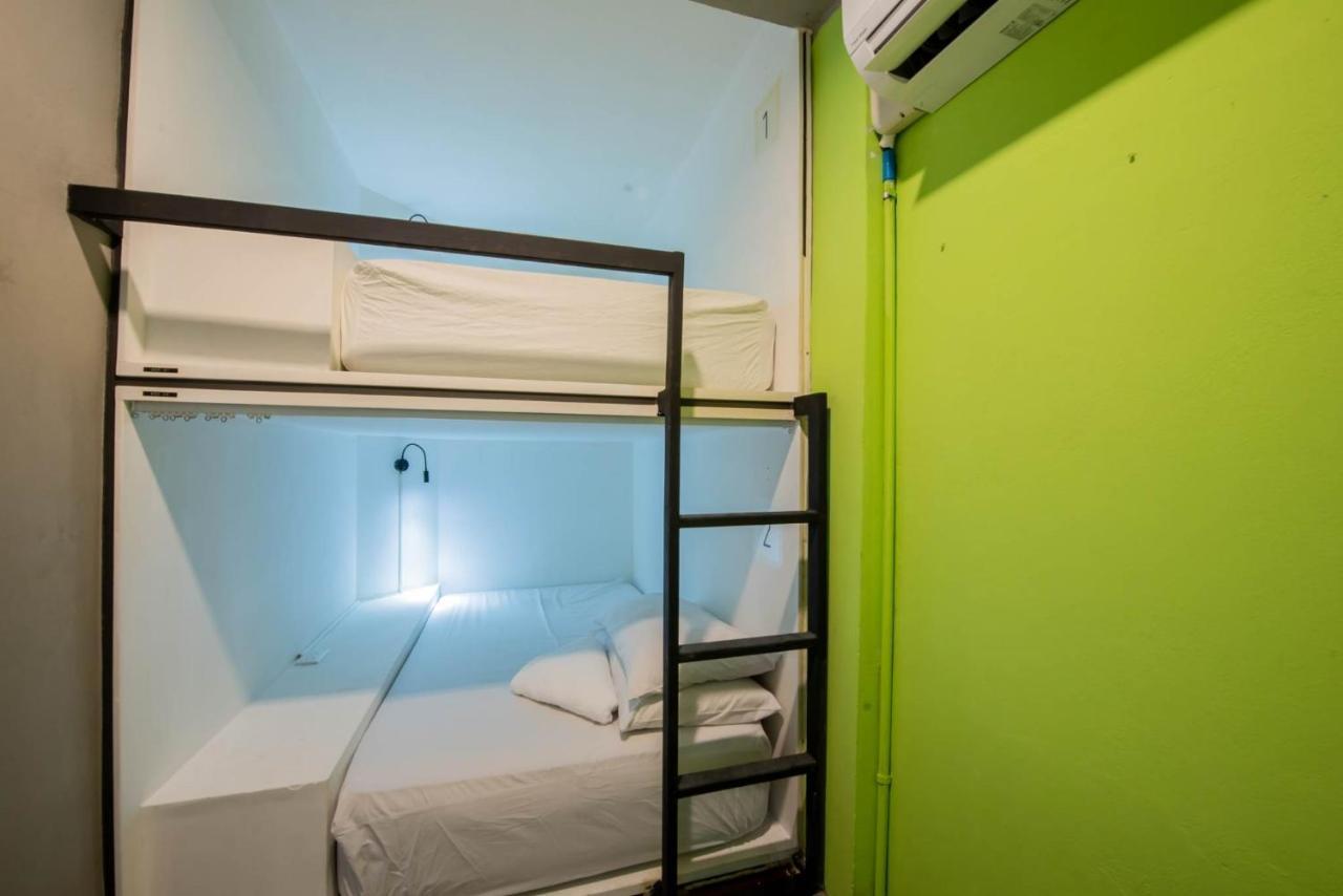 Elixir Hostel Bangkok Esterno foto